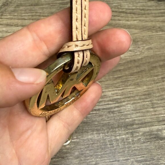 Michael Kors Logo Accessories Set - Belt Buckle Keychain & Bag Charms - Picture 3 of 7